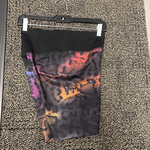 Nike dri fit tight shorts 🩳 - Picture 3 of 3